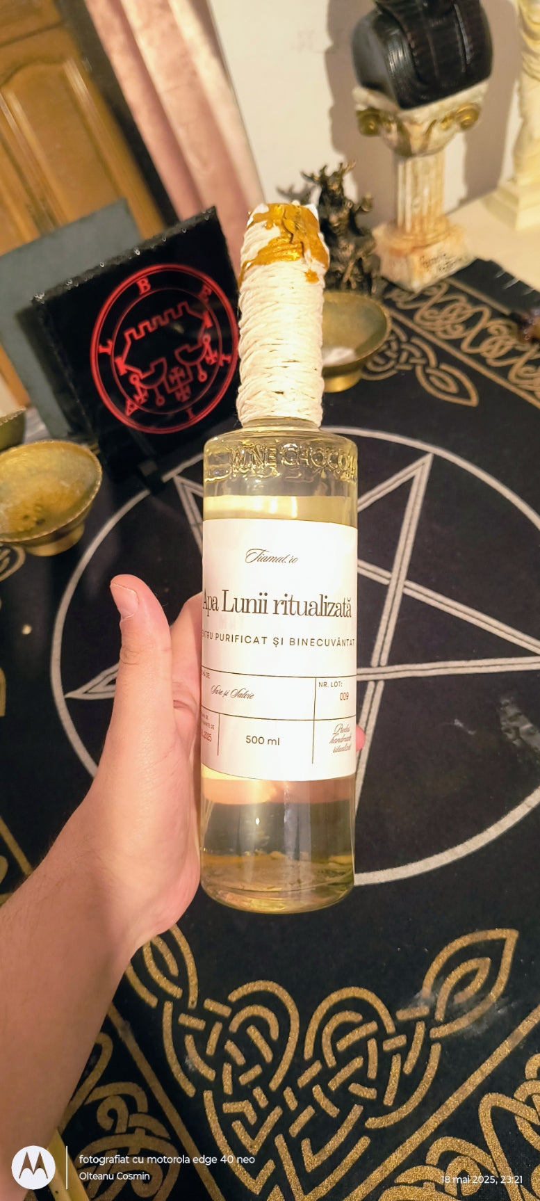 Apa Lunii ritualizată