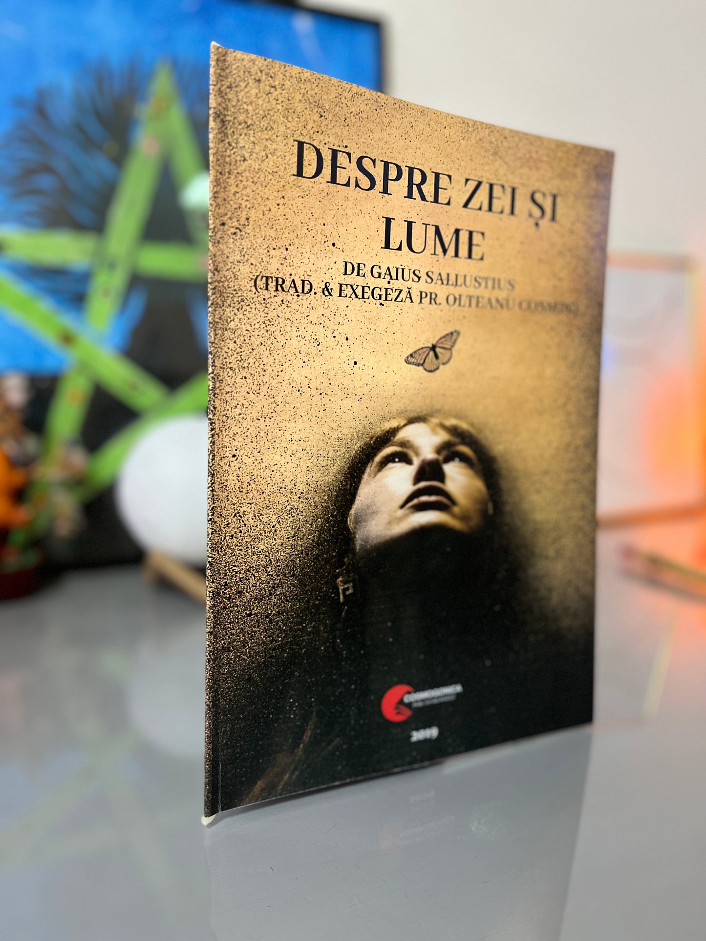 Carte Despre Zei si Lume de Olteanu Cosmin
